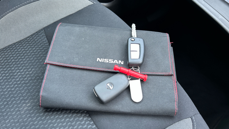 Nissan Qashqai 1.3 DiG-T Acenta Premium 5dr Petrol Hatchback